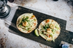 Taco krõbeda kala & marineeritud sibulaga (2tk)