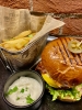 Veiseliha burger mesise peekoniga + friikad